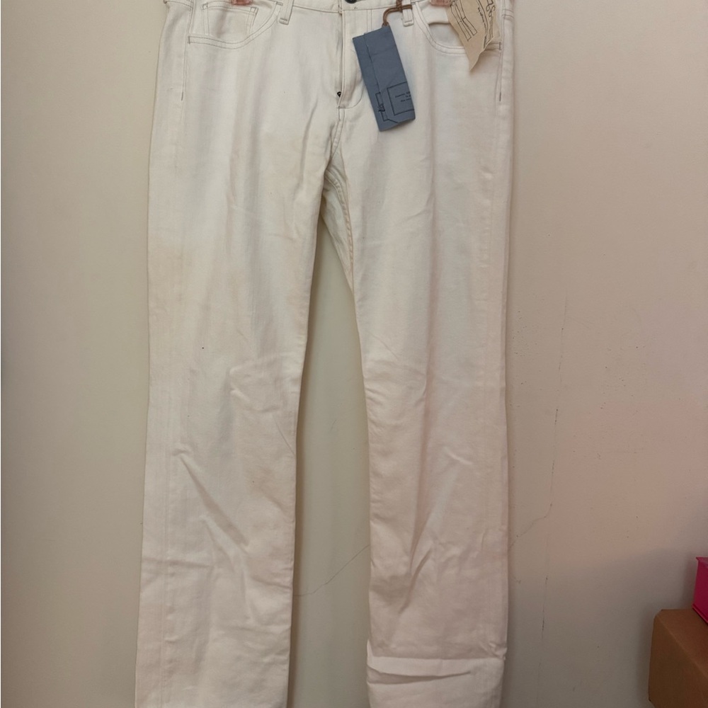 Banana republic nwt Stylish White bootcut Jeans